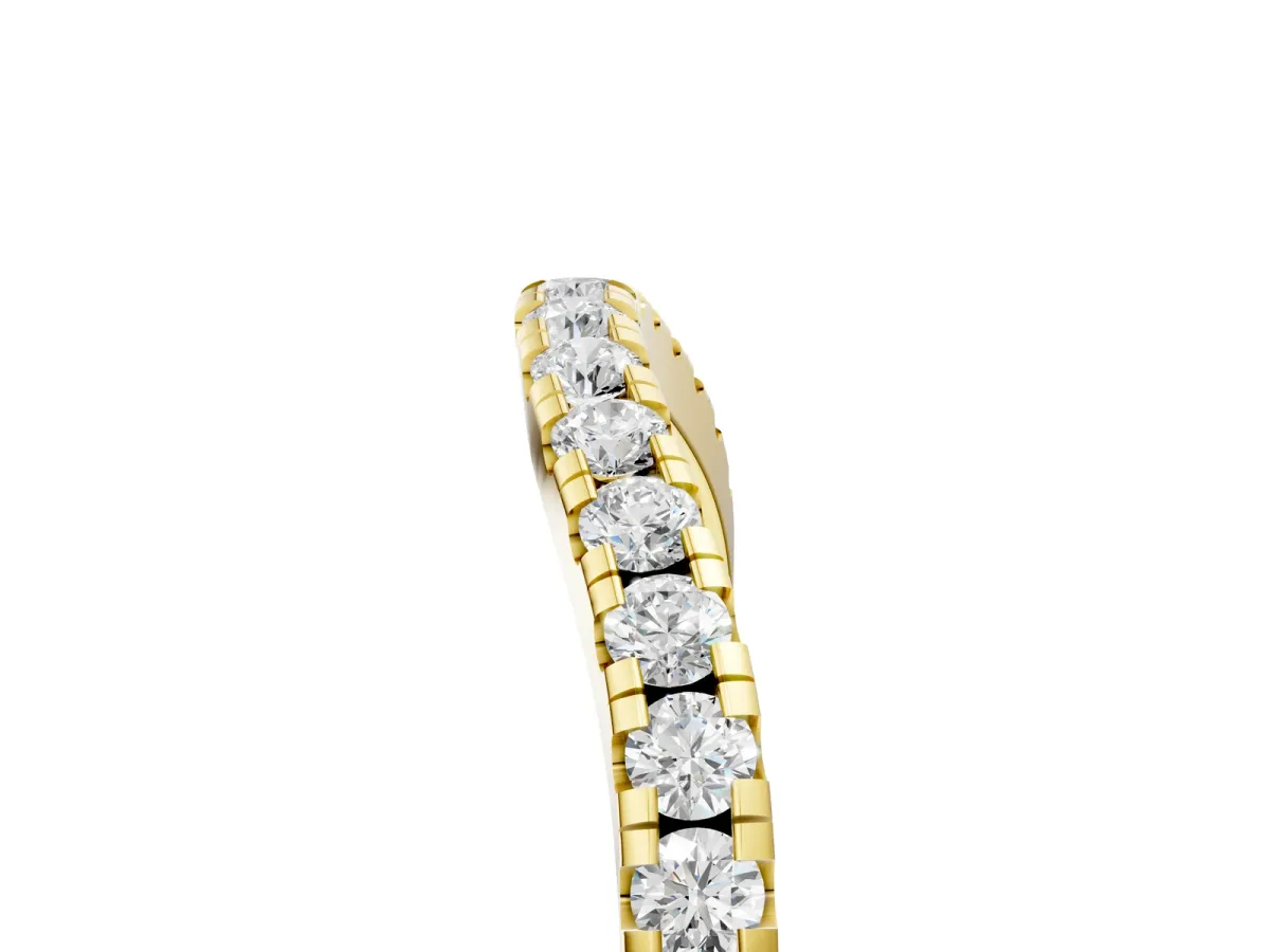 Round Diamond Pavé Half Eternity Band with Shared Prong Setting Yellow gold