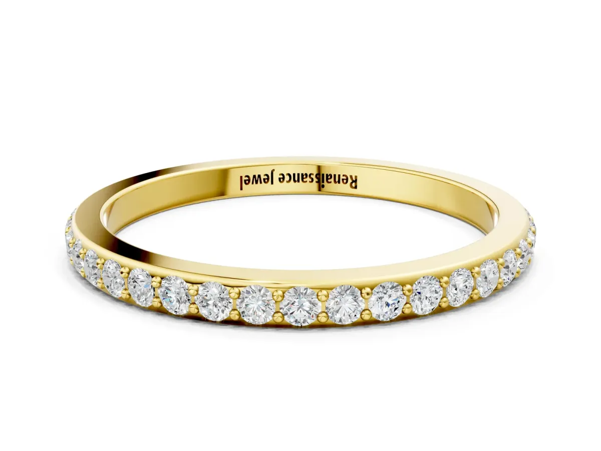 Pavé Round Diamond Eternity Band with Shared Prong Setting Yellow gold