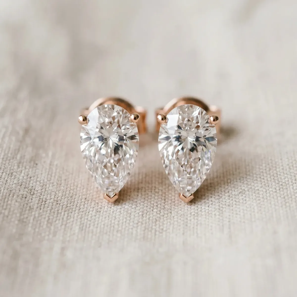 Pear Cut Diamond Stud Earrings Rose gold